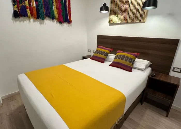 Casa Cristobal Centenario Hotel *